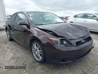 2010 Scion tC z VIN JTKDE3B71A0315091, wystawiony jako IAAI lot #41920573 z przebiegiem 153 380 mil mil oraz . Historia ofert i sprzedaży dostępna na DreamBid. Obrazek 1.