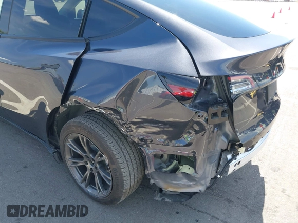 2024 Tesla Model Y с VIN 7SAYGDED2RF102144, выставлен на аукционе IAAI как лот 42278757 с пробегом 25 787 миль миль и . История ставок и продаж доступна на DreamBid. Изображение 6.