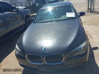 2009 BMW 7 Series 750i with VIN WBAKA83549CY35202, listed as a IAAI auction lot 41871197 with 134,736 mi miles. Bid and sale history available at carsss.com. Image 12.