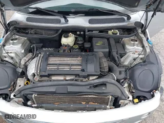 2005 MINI Cooper Hardtop S with VIN WMWRE33445TD93578, listed as a IAAI auction lot 42044654 with 150,123 mi miles. Bid and sale history available at carsss.com. Image 10.
