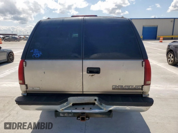 1999 Chevrolet Suburban z VIN 1GNFK16R9XJ573510, wystawiony jako Copart lot #58450815 z przebiegiem 287 235 mil mil oraz Szkoda całkowita • Salvage title. Historia ofert i sprzedaży dostępna na DreamBid. Obrazek 6.