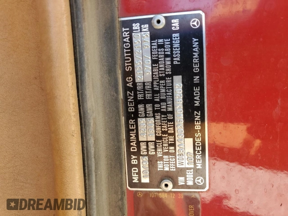 1986 Mercedes-Benz 560 SL z VIN WDBBA48D3GA038202, wystawiony jako Copart lot #60146945 z przebiegiem 219 226 mil mil oraz Czysty tytuł • Clean title. Historia ofert i sprzedaży dostępna na DreamBid. Obrazek 12.