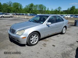 2002 Mercedes-Benz C 230/260/280/320 z VIN WDBRF61J42F284358, wystawiony jako Copart lot #57496275 z przebiegiem 215 776 mil mil oraz Czysty tytuł • Clean title. Historia ofert i sprzedaży dostępna na DreamBid. Obrazek 1.