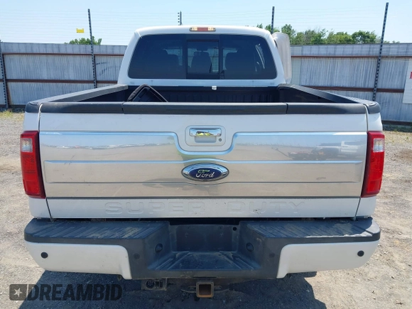 2013 Ford F-250 XL z VIN 1FT7W2BT6DEB55273, wystawiony jako IAAI lot #42323813 z przebiegiem 170 212 mil mil oraz . Historia ofert i sprzedaży dostępna na DreamBid. Obrazek 16.