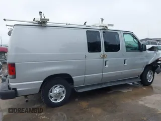 2009 Ford Econoline Cargo Commercial z VIN 1FTNE14W29DA56023, wystawiony jako IAAI lot #42362663 z przebiegiem 211 326 mil mil oraz . Historia ofert i sprzedaży dostępna na DreamBid. Obrazek 13.