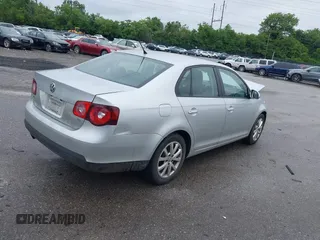 2010 Volkswagen Jetta Limited Edition with VIN 3VWAZ7AJ8AM131019, listed as a IAAI auction lot 42340420 with 263,840 mi miles and . Bid and sale history available at DreamBid. Image 4.