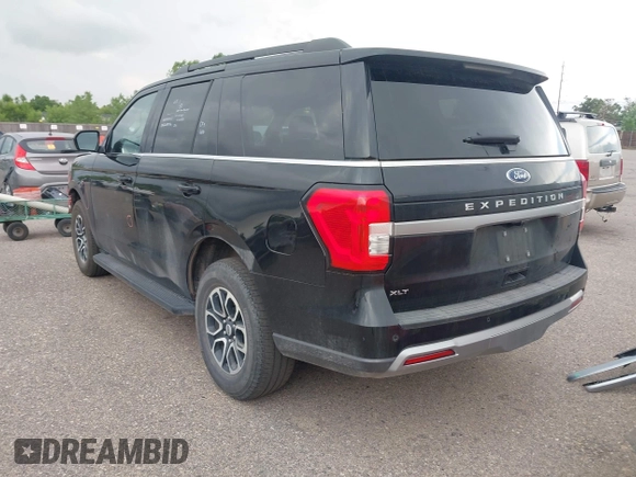 2024 Ford Expedition XLT with VIN 1FMJU1J85REA09324, listed as a IAAI auction lot 42520300 with 41,731 mi miles and . Bid and sale history available at DreamBid. Image 3.