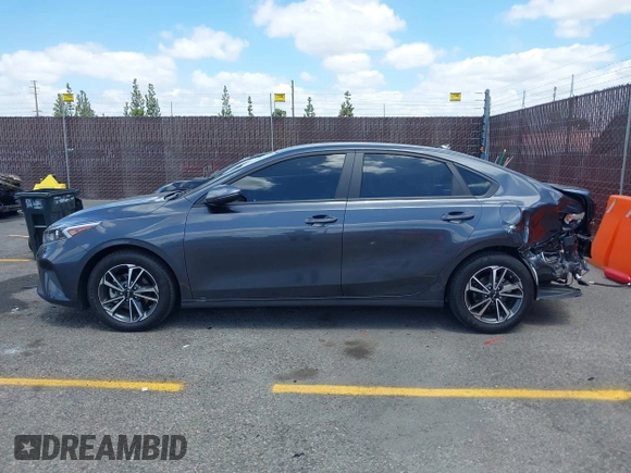 2023 Kia Forte LXS z VIN 3KPF24ADXPE608509, wystawiony jako IAAI lot #42257038 z przebiegiem 19 283 mil mil oraz . Historia ofert i sprzedaży dostępna na DreamBid. Obrazek 14.