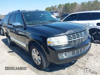 2013 Lincoln Navigator z VIN 5LMJJ2H53DEL00520, wystawiony jako IAAI lot #41769449 z przebiegiem 167 569 mil mil oraz . Historia ofert i sprzedaży dostępna na DreamBid. Obrazek 1.