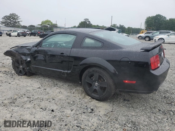 2006 Ford Mustang GT Deluxe z VIN 1ZVHT82H265242972, wystawiony jako Copart lot #55833205 z przebiegiem 53 375 mil mil oraz Szkoda całkowita • Salvage title. Historia ofert i sprzedaży dostępna na DreamBid. Obrazek 2.