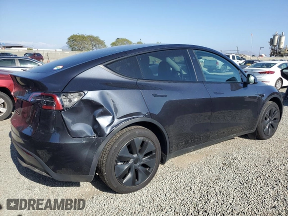2024 Tesla Model Y z VIN 7SAYGDED2RF114150, wystawiony jako Copart lot #54754585 z przebiegiem 7 924 mil mil oraz Szkoda całkowita • Salvage title. Historia ofert i sprzedaży dostępna na DreamBid. Obrazek 3.