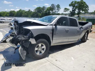 2019 Ram 1500 Big Horn z VIN 1C6RR7TT6KS714855, wystawiony jako Copart lot #56147635 z przebiegiem 104 312 mil mil oraz Szkoda całkowita • Salvage title. Historia ofert i sprzedaży dostępna na DreamBid. Obrazek 1.