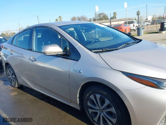 2020 Toyota Prius Prime LE with VIN JTDKARFP8L3148303, listed as a IAAI auction lot 41318465 with NaN miles. Bid and sale history available at carsss.com. Image 13.