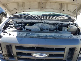 2010 Ford Econoline Passenger XL z VIN 1FBSS3BL5ADA47325, wystawiony jako Copart lot #72460344 z przebiegiem 378 102 mil mil oraz Szkoda całkowita • Salvage title. Historia ofert i sprzedaży dostępna na DreamBid. Obrazek 12.