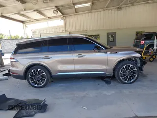 2020 Lincoln Aviator Reserve with VIN 5LM5J7XC0LGL10343, listed as a IAAI auction lot 42486201 with 62,418 mi miles and . Bid and sale history available at DreamBid. Image 13.