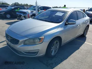 2014 Volvo S60 T5 z VIN YV1612FS7E1290034, wystawiony jako IAAI lot #41784577 z przebiegiem 200 780 mil mil oraz . Historia ofert i sprzedaży dostępna na DreamBid. Obrazek 2.