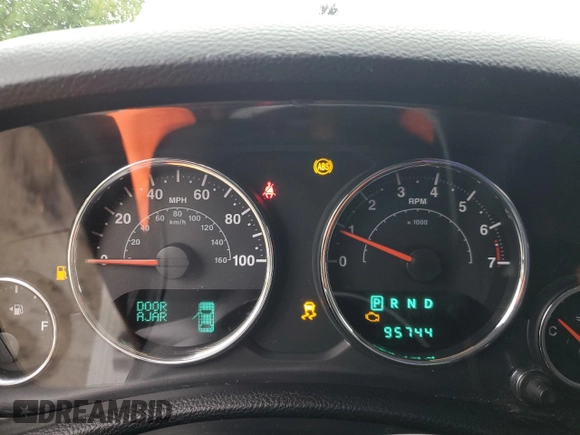 2013 Jeep Wrangler Unlimited Sahara with VIN 1C4HJWEG4DL562951, listed as a Copart auction lot 58001475 with 95,744 mi miles and Clean title. Bid and sale history available at DreamBid. Image 9.