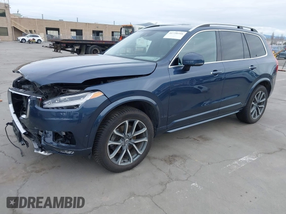 2018 Volvo XC90 Momentum with VIN YV4A22PK6J1215876, listed as a IAAI auction lot 41720316 with 87,015 mi miles. Bid and sale history available at carsss.com. Image 17.