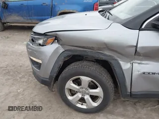 2018 Jeep Compass Latitude with VIN 3C4NJDBB1JT303009, listed as a IAAI auction lot 42012766 with 161,463 mi miles. Bid and sale history available at carsss.com. Image 6.