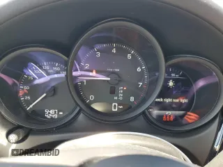2025 Porsche Macan z VIN WP1AA2A59SLB01593, wystawiony jako Copart lot #50846695 z przebiegiem 5 487 mil mil oraz Szkoda całkowita • Salvage title. Historia ofert i sprzedaży dostępna na DreamBid. Obrazek 9.