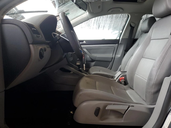 2007 Volkswagen Jetta с VIN 3VWEG81K17M194140, выставлен на аукционе Copart как лот 43654935 с пробегом 90 599 миль миль и На запчасти • Non repairable. История ставок и продаж доступна на DreamBid. Изображение 7.
