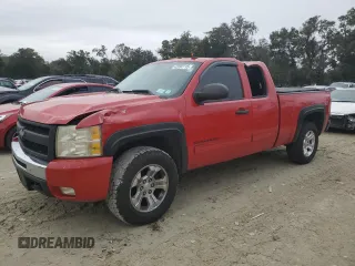 2011 Chevrolet Silverado 1500 LT with VIN 1GCRKSE30BZ256699, listed as a Copart auction lot 42092715 with 198,978 mi miles and Salvage Title. Bid and sale history available at carsss.com. Image 1.