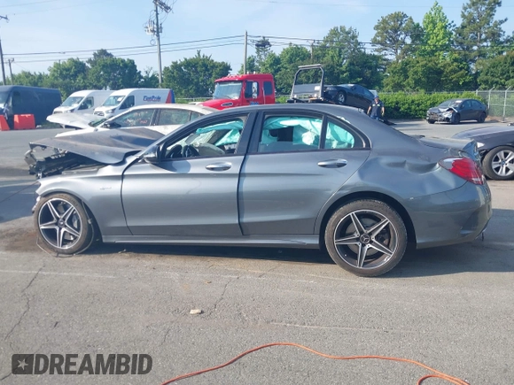 2018 Mercedes-Benz C 43 AMG z VIN 55SWF6EB8JU271525, wystawiony jako IAAI lot #42145113 z przebiegiem 58 082 mil mil oraz . Historia ofert i sprzedaży dostępna na DreamBid. Obrazek 14.