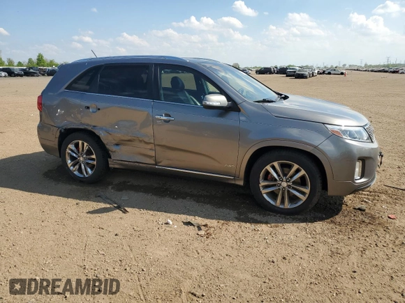 2014 Kia Sorento SX Limited z VIN 5XYKWDA77EG542661, wystawiony jako Copart lot #56428575 z przebiegiem 141 416 mil mil oraz Szkoda całkowita • Salvage title. Historia ofert i sprzedaży dostępna na DreamBid. Obrazek 4.