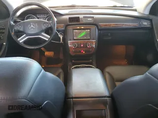 2011 Mercedes-Benz R 350 with VIN 4JGCB2FE4BA134590, listed as a Copart auction lot 61675805 with 263,118 mi miles and Salvage title. Bid and sale history available at DreamBid. Image 8.