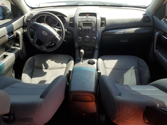 2012 Kia Sorento LX with VIN 5XYKT4A11CG269282, listed as a Copart auction lot 48687625 with 136,803 mi miles and Salvage Title. Bid and sale history available at carsss.com. Image 8.