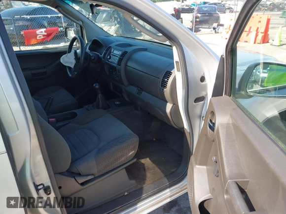 2006 Nissan Xterra SE z VIN 5N1AN08U66C503161, wystawiony jako IAAI lot #42354926 z przebiegiem 200 129 mil mil oraz . Historia ofert i sprzedaży dostępna na DreamBid. Obrazek 5.