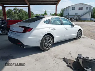 2023 Hyundai Sonata SEL z VIN KMHL64JA0PA280223, wystawiony jako IAAI lot #41996995 z przebiegiem 10 620 mil mil oraz . Historia ofert i sprzedaży dostępna na DreamBid. Obrazek 4.