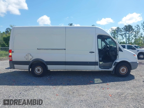 2011 Mercedes-Benz Sprinter Cargo with VIN WD3PE8CBXB5592597, listed as a IAAI auction lot 41963313 with 490,059 mi miles. Bid and sale history available at carsss.com. Image 13.