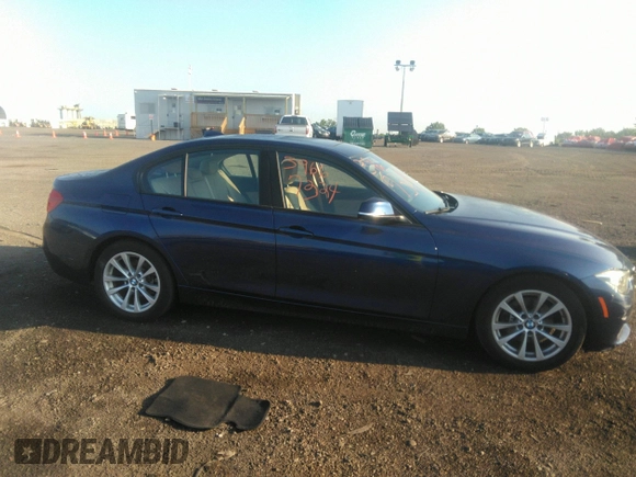 2018 BMW 3 Series 320i xDrive z VIN WBA8A3C53JA488409, wystawiony jako IAAI lot #39667324 z przebiegiem 72 949 mil mil oraz . Historia ofert i sprzedaży dostępna na DreamBid. Obrazek 13.