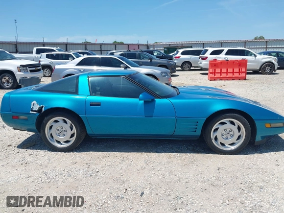 1992 Chevrolet Corvette z VIN 1G1YY23P6N5111770, wystawiony jako IAAI lot #42366542 z przebiegiem 39 505 mil mil oraz . Historia ofert i sprzedaży dostępna na DreamBid. Obrazek 13.