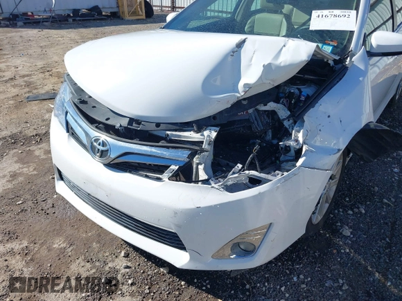 2014 Toyota Camry SE with VIN 4T1BK1FK2EU540026, listed as a IAAI auction lot 41678692 with 85,275 mi miles. Bid and sale history available at carsss.com. Image 6.