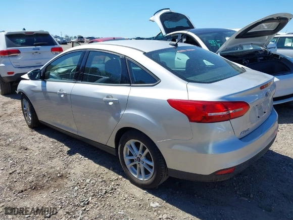 2015 Ford Focus SE with VIN 1FADP3F24FL246652, listed as a IAAI auction lot 41820270 with 89,766 mi miles. Bid and sale history available at carsss.com. Image 3.
