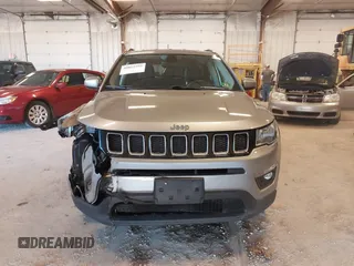2018 Jeep Compass Latitude z VIN 3C4NJDBBXJT403674, wystawiony jako IAAI lot #42015795 z przebiegiem 86 329 mil mil oraz . Historia ofert i sprzedaży dostępna na DreamBid. Obrazek 12.