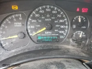2000 Chevrolet Suburban LS with VIN 3GNEC16T5YG180711, listed as a Copart auction lot 44762755 with 176,855 mi miles and Salvage Title. Bid and sale history available at carsss.com. Image 9.
