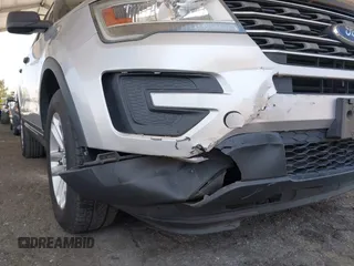 2017 Ford Explorer z VIN 1FM5K8B8XHGB23398, wystawiony jako IAAI lot #42208171 z przebiegiem 106 244 mil mil oraz . Historia ofert i sprzedaży dostępna na DreamBid. Obrazek 6.