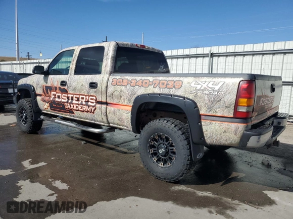 2002 Chevrolet Silverado 1500HD LT with VIN 1GCGK13U92F149424, listed as a Copart auction lot 48531665 with 211,773 mi miles and Clean Title. Bid and sale history available at DreamBid. Image 2.