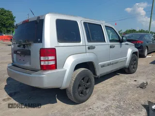 2011 Jeep Liberty Sport z VIN 1J4PN2GK1BW510712, wystawiony jako IAAI lot #42648233 z przebiegiem 154 691 mil mil oraz . Historia ofert i sprzedaży dostępna na DreamBid. Obrazek 4.