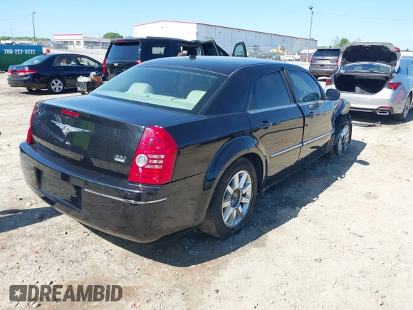 2008 Chrysler 300 Touring with VIN 2C3LA53G78H272475, listed as a IAAI auction lot 41998387 with 177,858 mi miles. Bid and sale history available at carsss.com. Image 4.