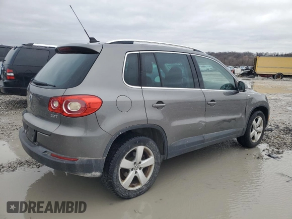 2010 Volkswagen Tiguan Wolfsburg Edition с VIN WVGAV7AX9AW520377, выставлен на аукционе Copart как лот 46697465 с пробегом 117 865 миль миль и Списание • Salvage title. История ставок и продаж доступна на DreamBid. Изображение 3.