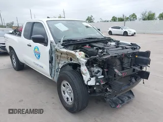 2023 Nissan Frontier S z VIN 1N6ED1CL3PN663398, wystawiony jako IAAI lot #41934398 z przebiegiem 27 214 mil mil oraz . Historia ofert i sprzedaży dostępna na DreamBid. Obrazek 1.