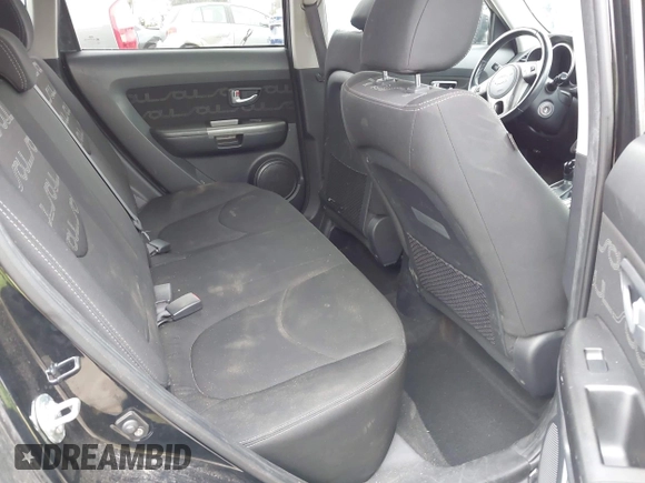 2013 Kia Soul + z VIN KNDJT2A66D7569863, wystawiony jako IAAI lot #42107481 z przebiegiem 101 780 mil mil oraz . Historia ofert i sprzedaży dostępna na DreamBid. Obrazek 8.
