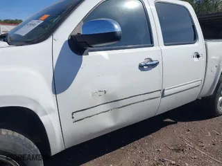 2011 GMC Sierra 1500 SLE with VIN 3GTP1VE00BG372003, listed as a IAAI auction lot 41580501 with 261,224 mi miles. Bid and sale history available at carsss.com. Image 6.