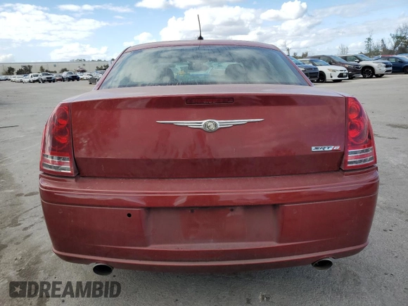 2008 Chrysler 300 C SRT-8 z VIN 2C3KA73W88H172237, wystawiony jako Copart lot #82523464 z przebiegiem 190 564 mil mil oraz Szkoda całkowita • Salvage title. Historia ofert i sprzedaży dostępna na DreamBid. Obrazek 6.
