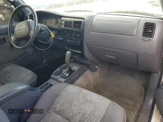 1999 Toyota Tacoma PreRunner with VIN 4TASM92NXXZ476400, listed as a Copart auction lot 81001204 with 280,797 mi miles and Salvage title. Bid and sale history available at DreamBid. Image 8.