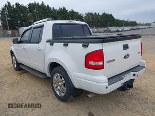 2008 Ford Explorer Sport Trac Limited z VIN 1FMEU53E18UA41560, wystawiony jako IAAI lot #42005271 z przebiegiem 98 970 mil mil oraz . Historia ofert i sprzedaży dostępna na DreamBid. Obrazek 3.